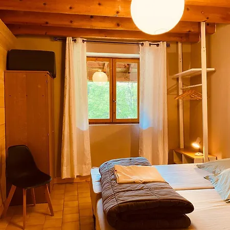 Les Marmottes Pour 12 Avec Bain Nordique Privatif Holiday home Camous
